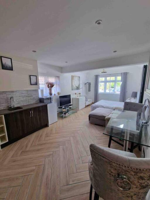 Lovely Studio Annex In Lilliput Poole Buitenkant foto